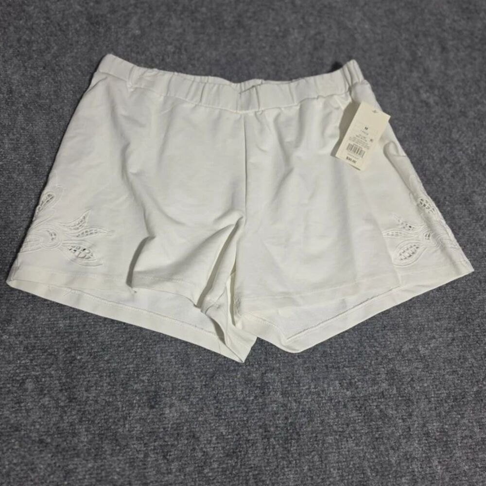 White Embroidered Pull-On Shorts Women’s Size Medium